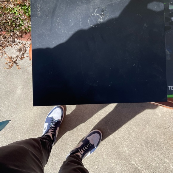 Xbox one x - Picture 2 of 3